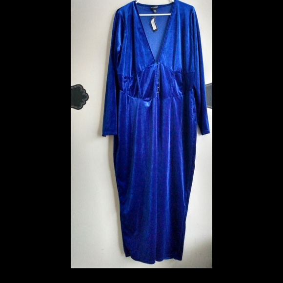 🆕 LISTING!! BNWOT PRETTY LITTLE THING PLUS BRIGHT BLUE VELVET CORSET MIDI DRESS - Picture 6 of 14